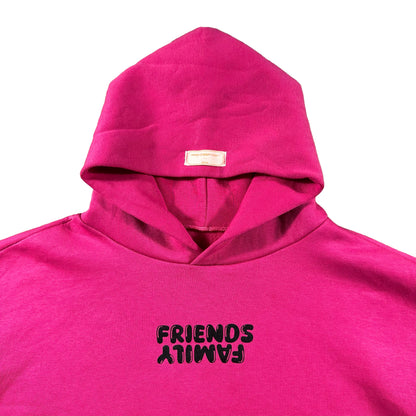 Le sweatshirt à capuche avec logo